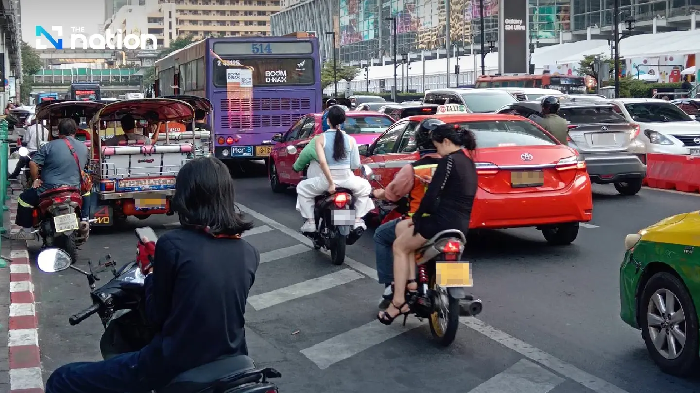 Transport Ministry rolls out 3-step plan to ease oil crisis: fuel support, fare freeze and cheaper B20 Transport Ministry rolls out 3-step plan to ease oil crisis: fuel support, fare freeze and cheaper B20