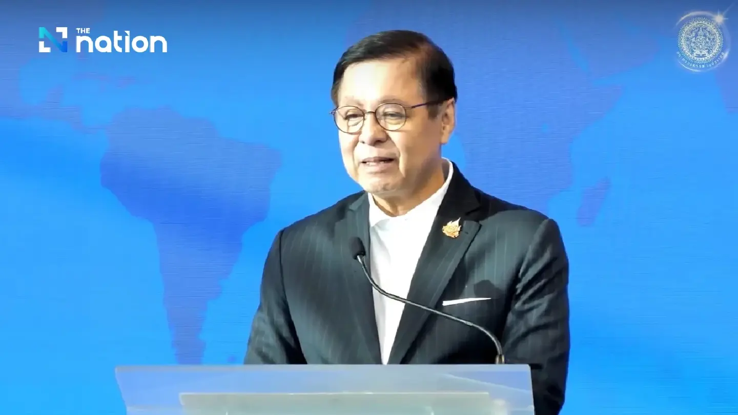 Two Thai vessels clear Hormuz, Bangchak ship first through, says Sihasak