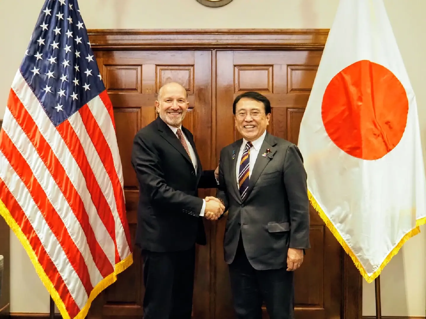 Akazawa urges the US to exempt Japan from the blanket tariff hike