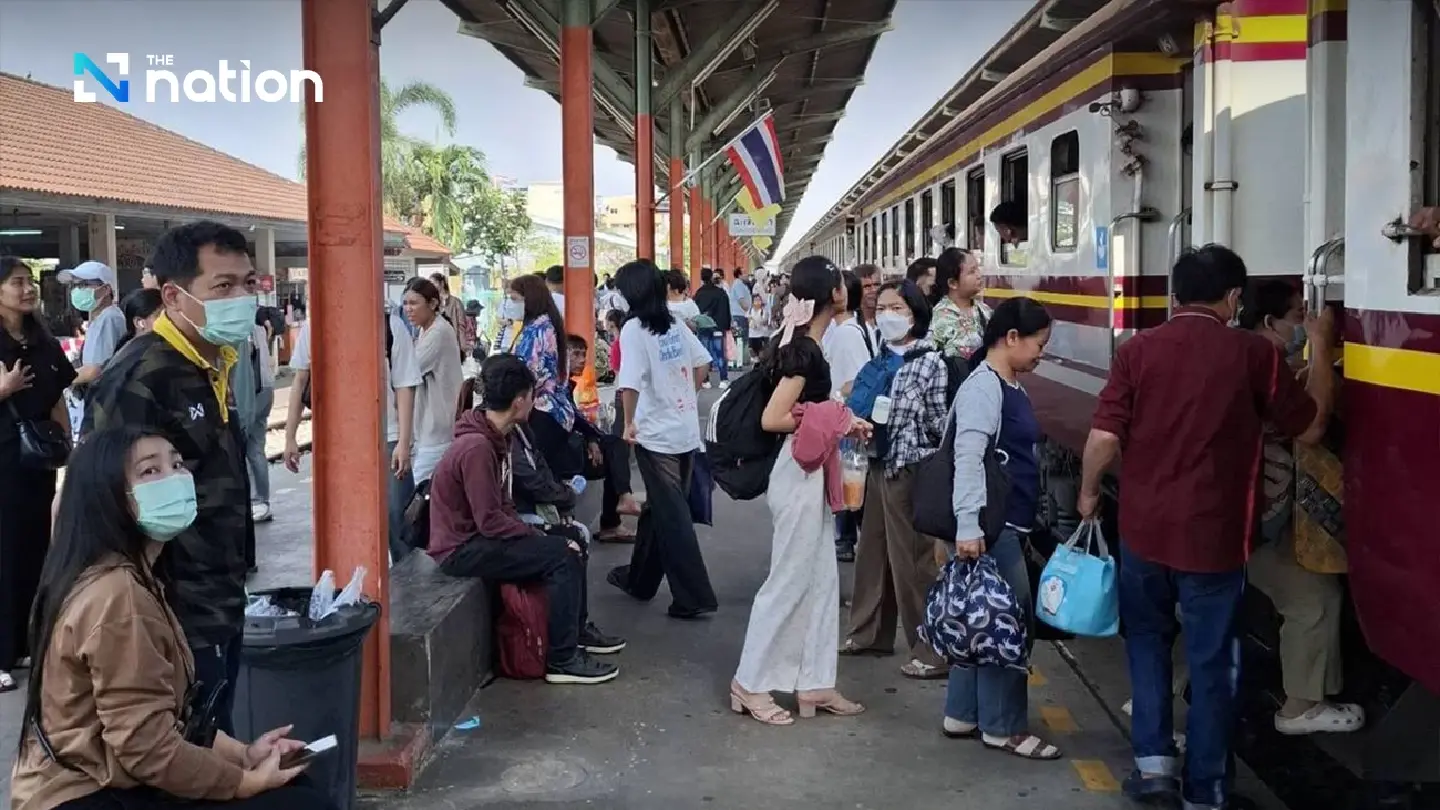 Nearly 300,000 ride trains in first three Songkran days