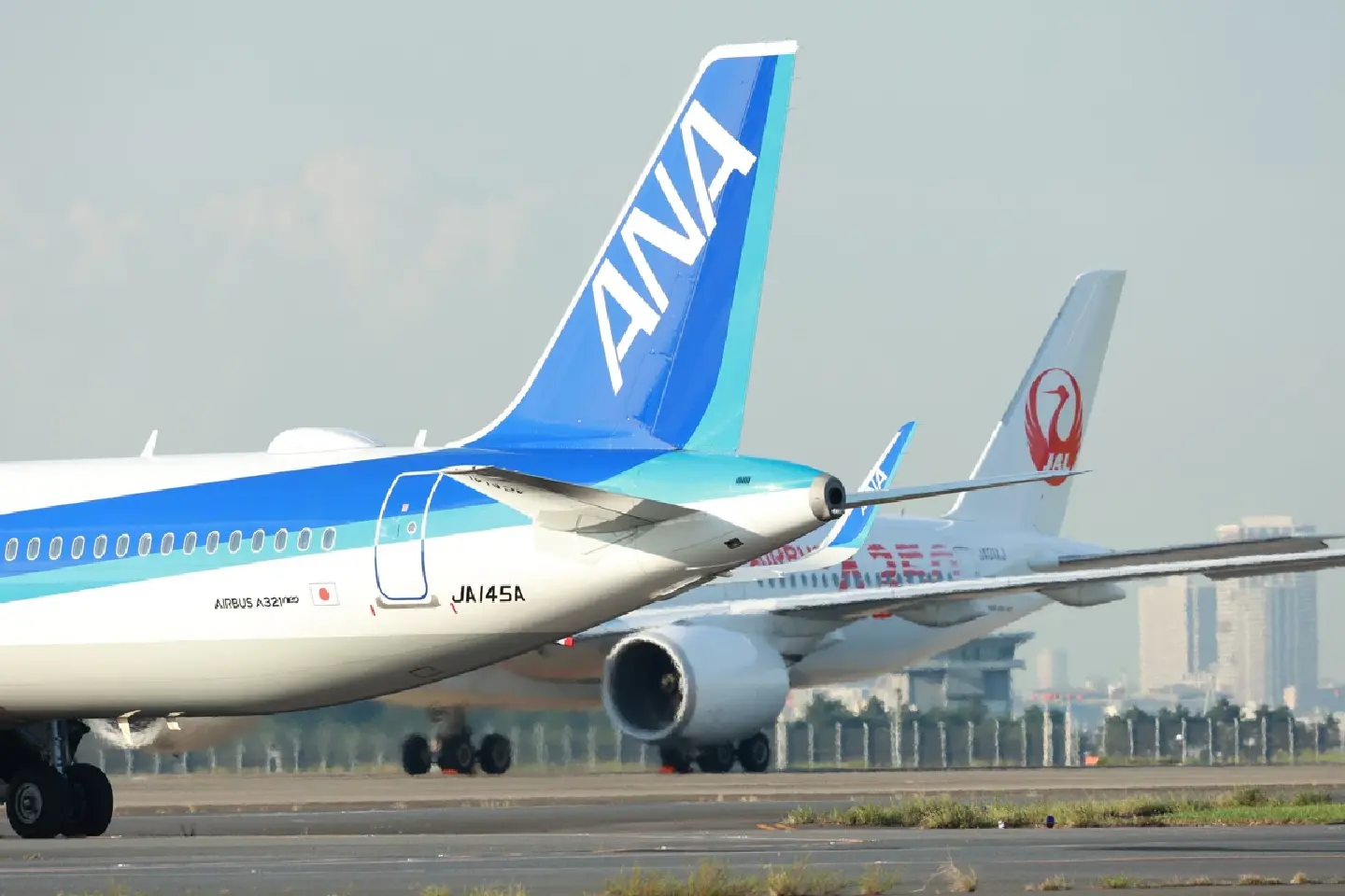 JAL, ANA to hike June-July fuel surcharges amid oil price surge