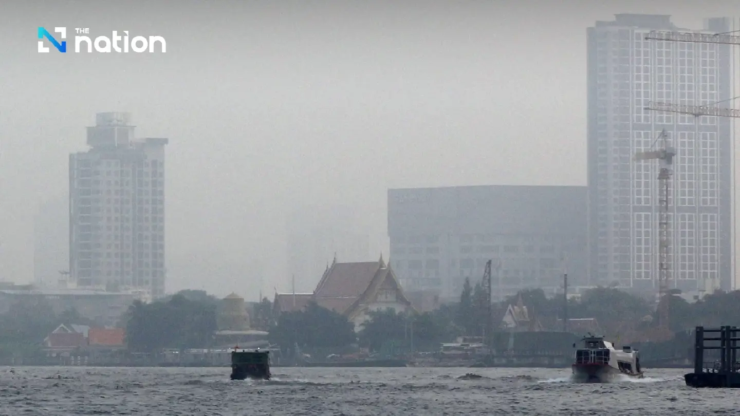 Bangkok dust worsens in 16 districts as dangerous heat grips city Bangkok dust worsens in 16 districts as dangerous heat grips city