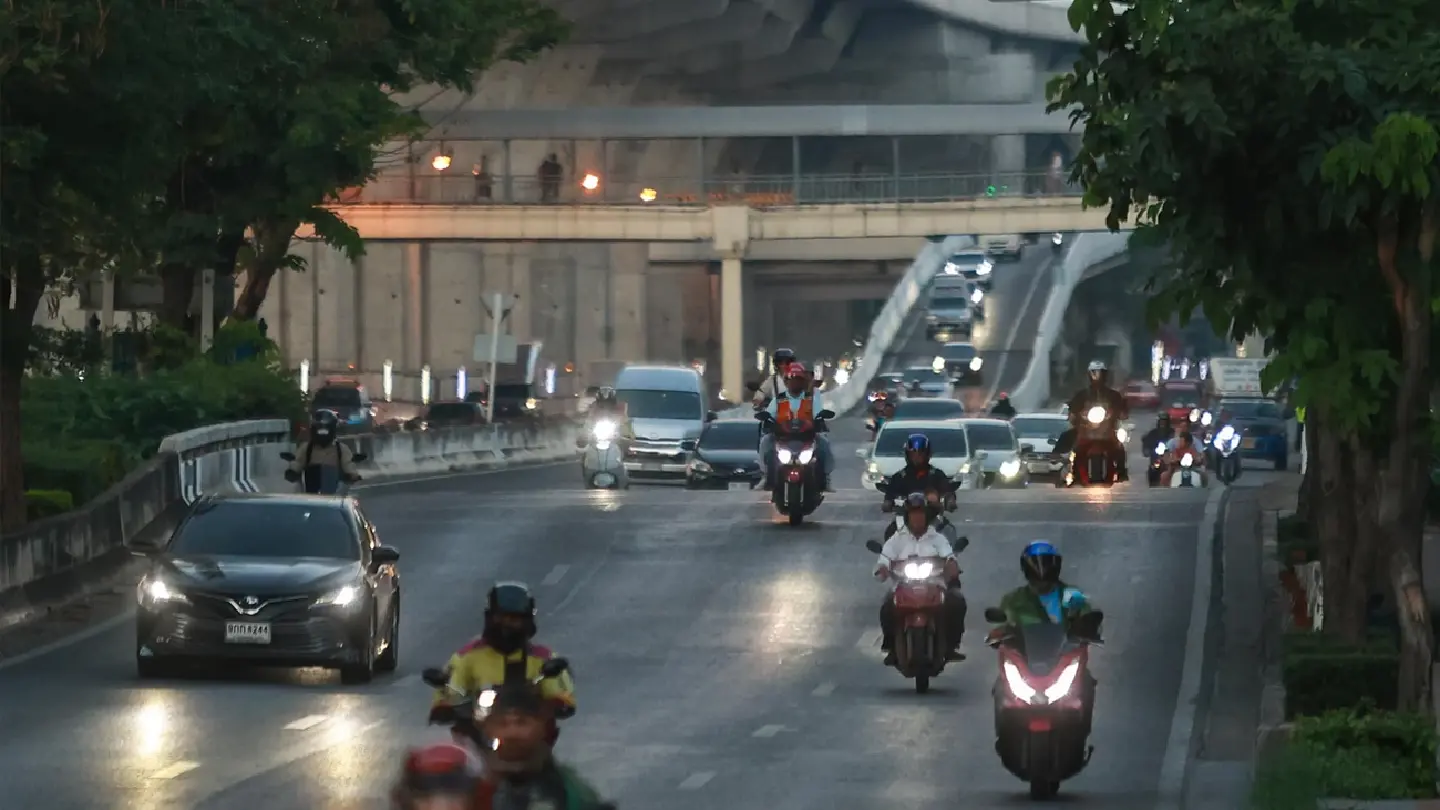 Songkran road deaths hit 154 as return travel looms