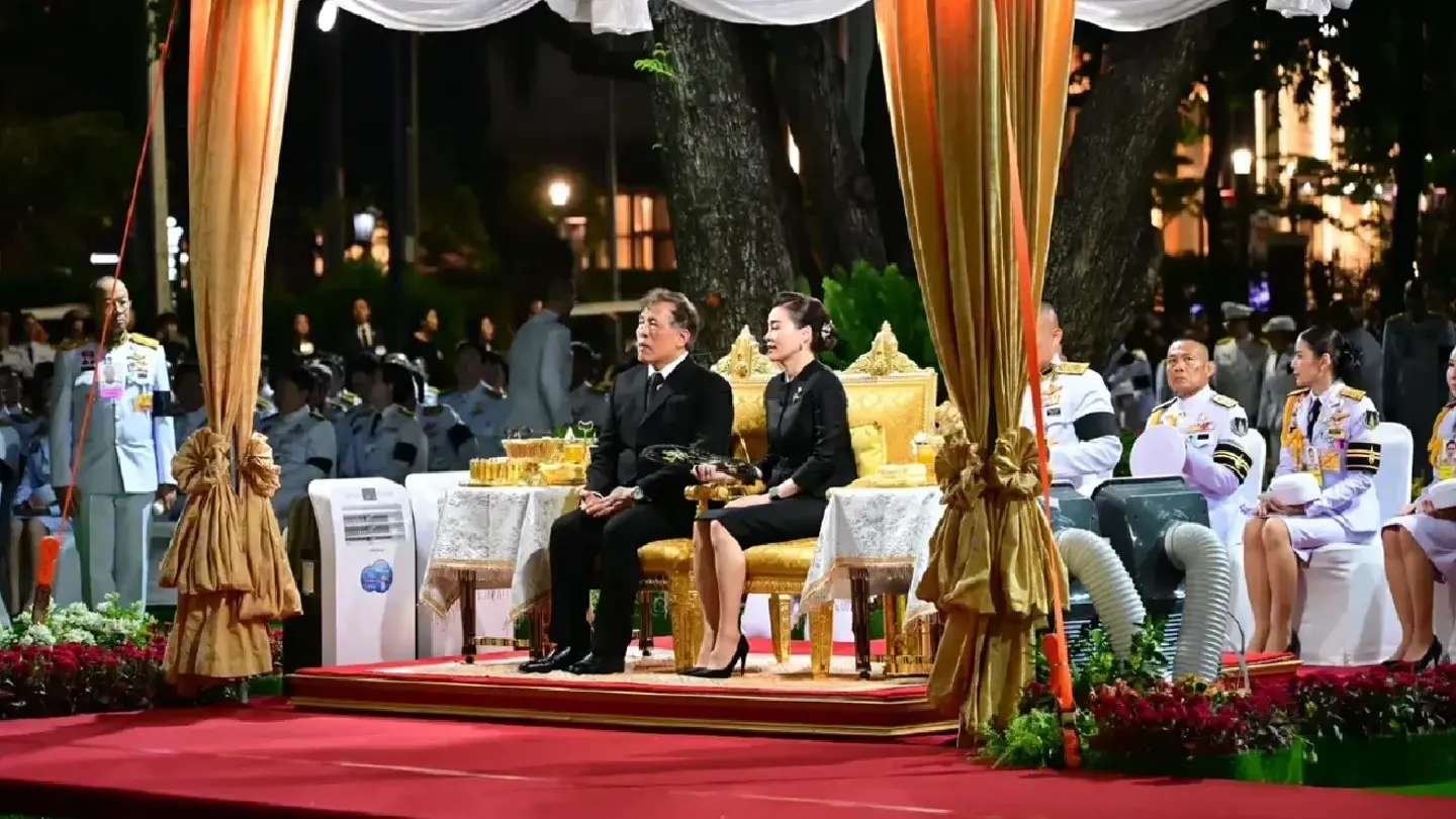 Their Majesties open Rama VI centenary at historic Lumphini Park