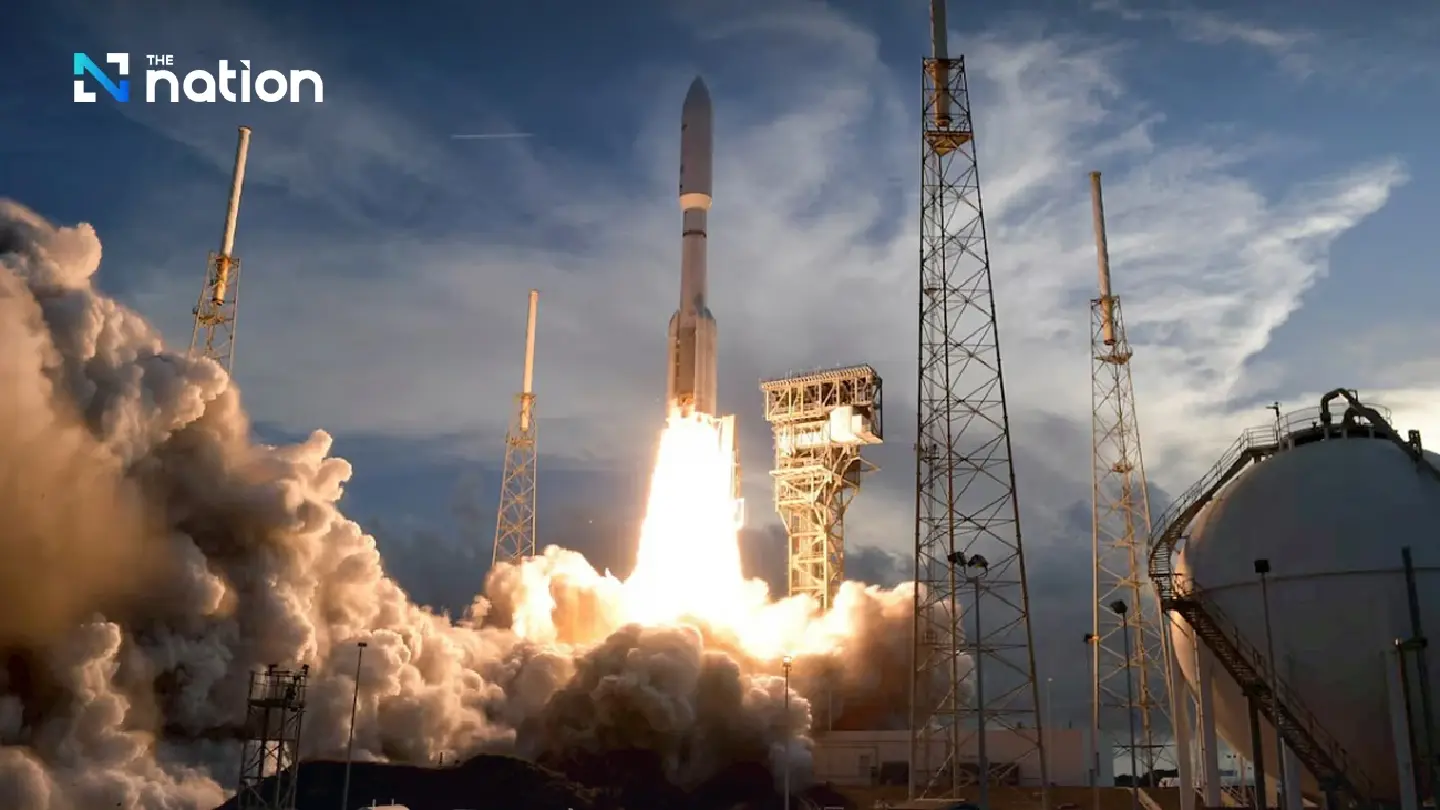 Amazon buys Globalstar to strengthen satellite race with Starlink