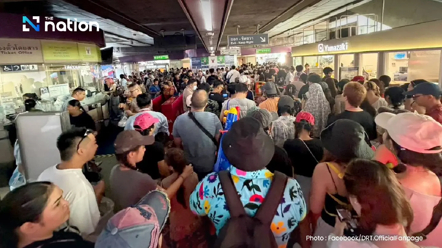 Songkran crowds push Bangkok rail use up 11% as Silom hits peak Songkran crowds push Bangkok rail use up 11% as Silom hits peak