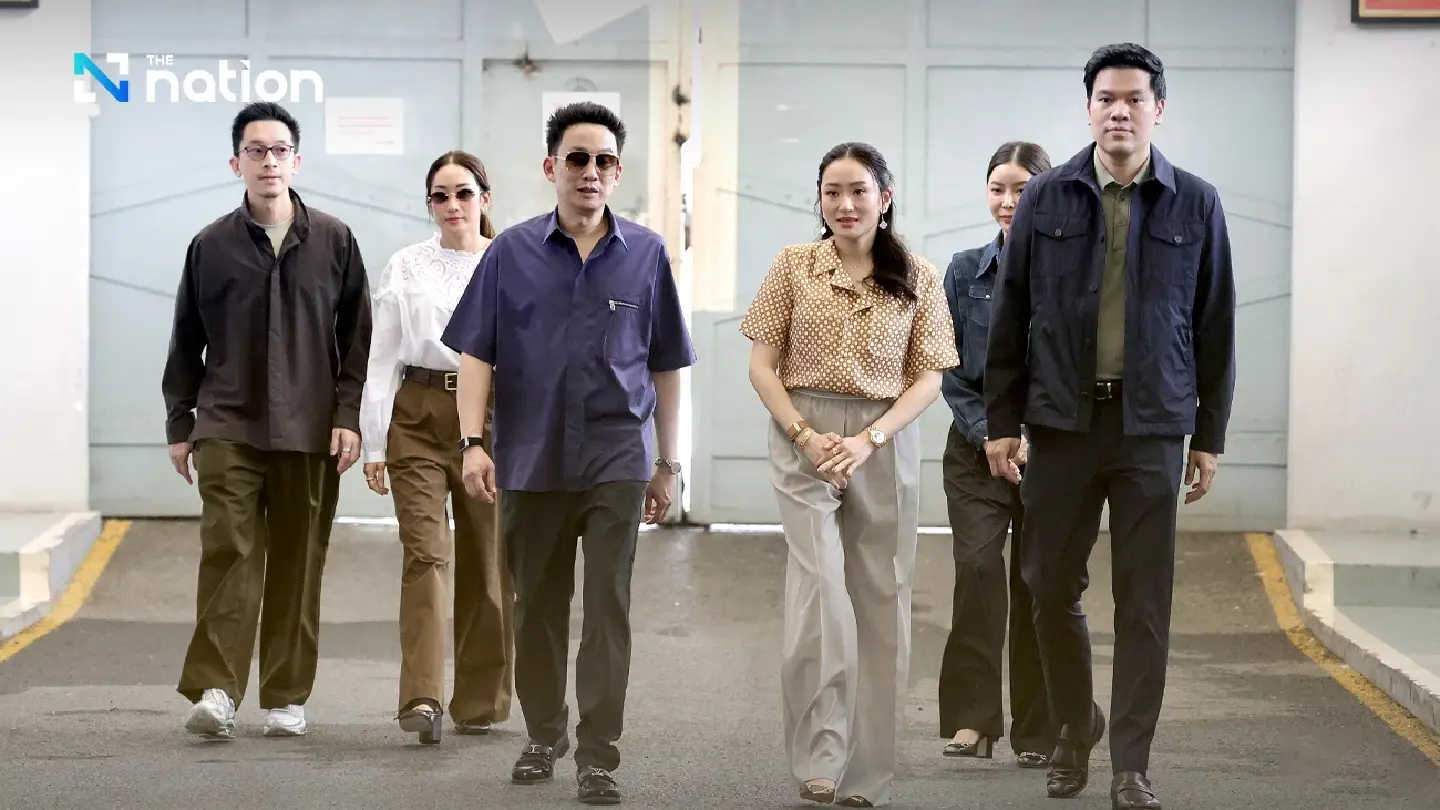 Thaksin’s children make final prison visit before parole release