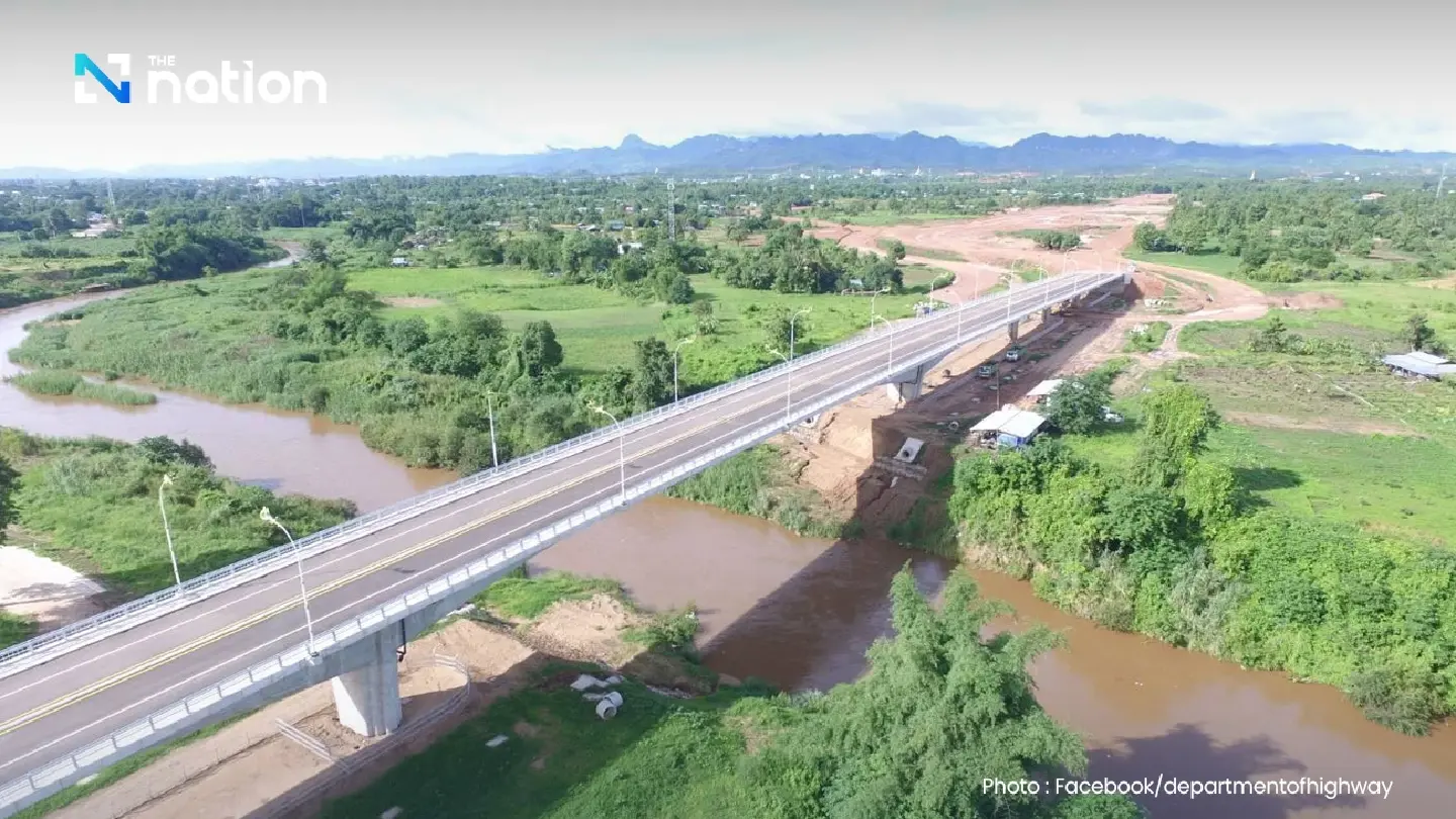 Myanmar-Thailand cargo bridge resumes border trade at Mae Sot