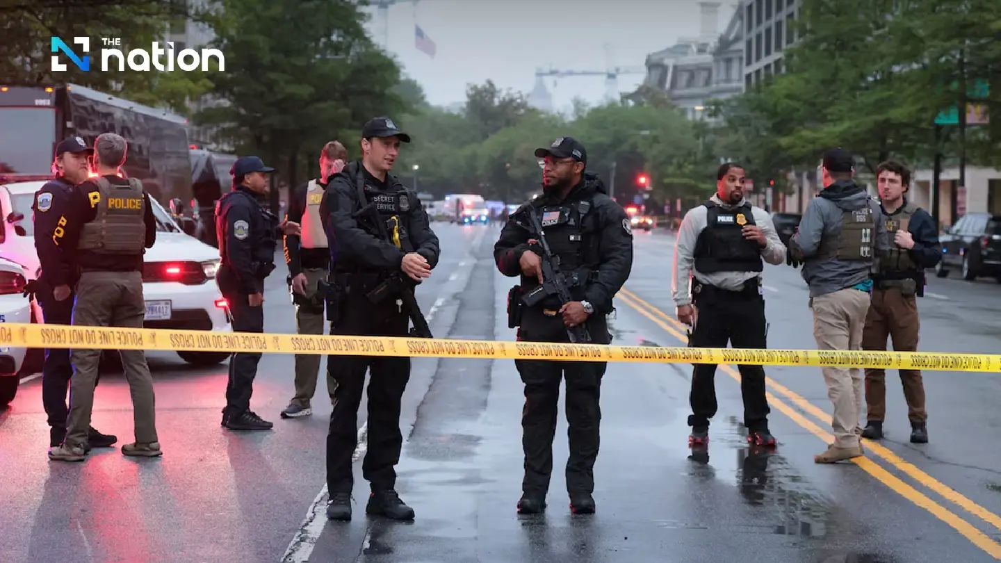 Gunman killed after opening fire at White House checkpoint Gunman killed after opening fire at White House checkpoint