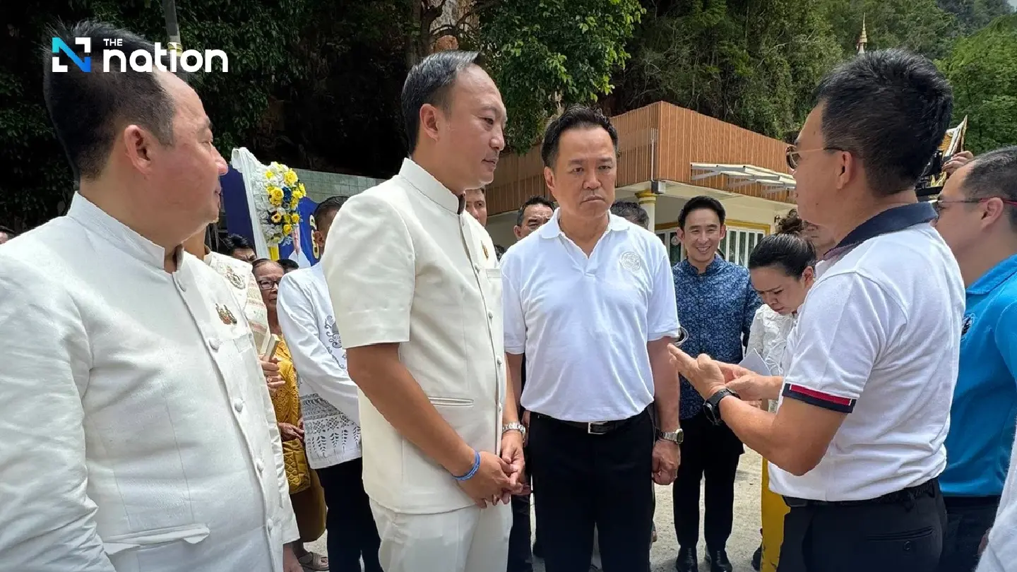 Thai shrimp farmers urge PM to intervene over Malaysia import suspension Thai shrimp farmers urge PM to intervene over Malaysia import suspension