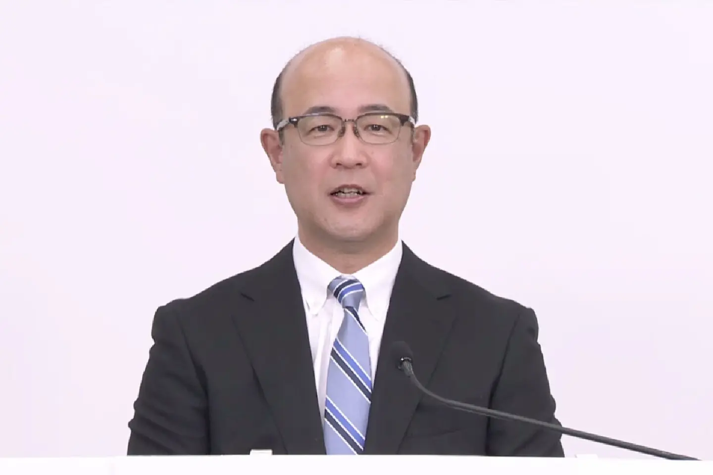 Toyota projects third annual profit decline amid Middle East strain