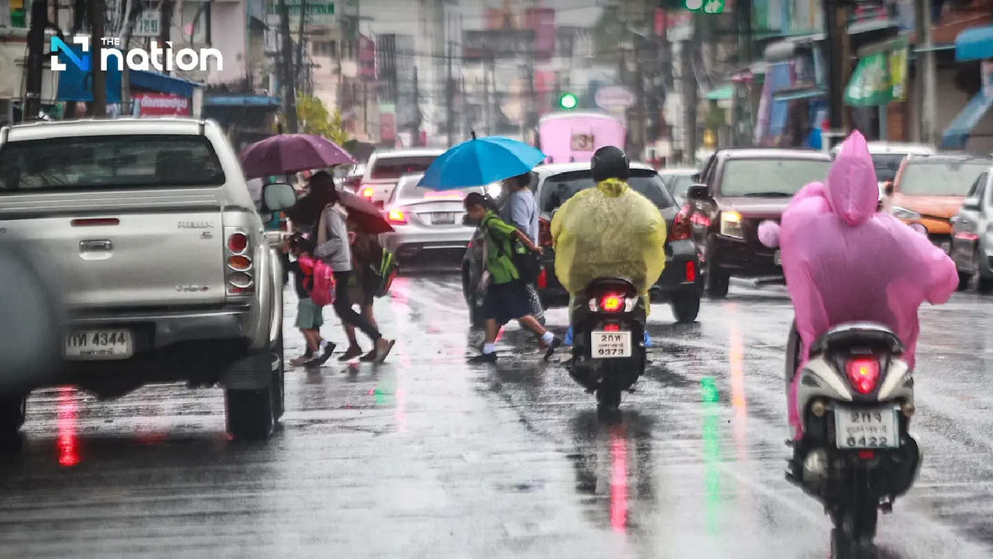 Bangkok faces heavy rain, gusty winds as North, Northeast see more rain