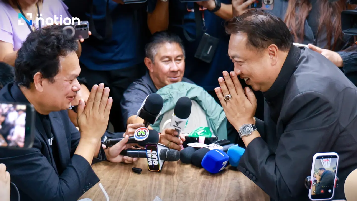 Sharp words — Suchart apologises after graft-poll media clash Sharp words — Suchart apologises after graft-poll media clash