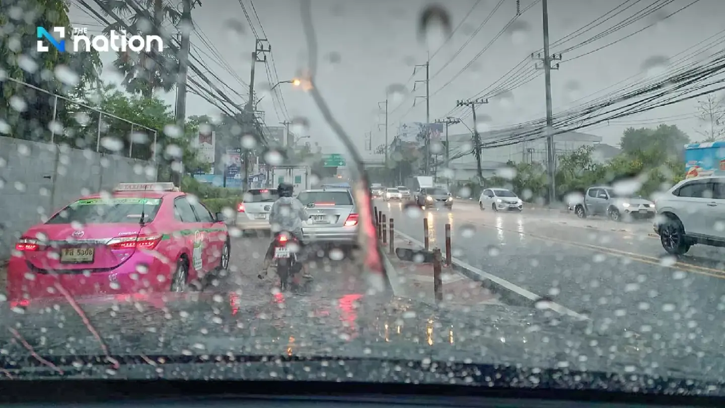 Bangkok braces for storms, gusty winds and hot daytime weather Bangkok braces for storms, gusty winds and hot daytime weather