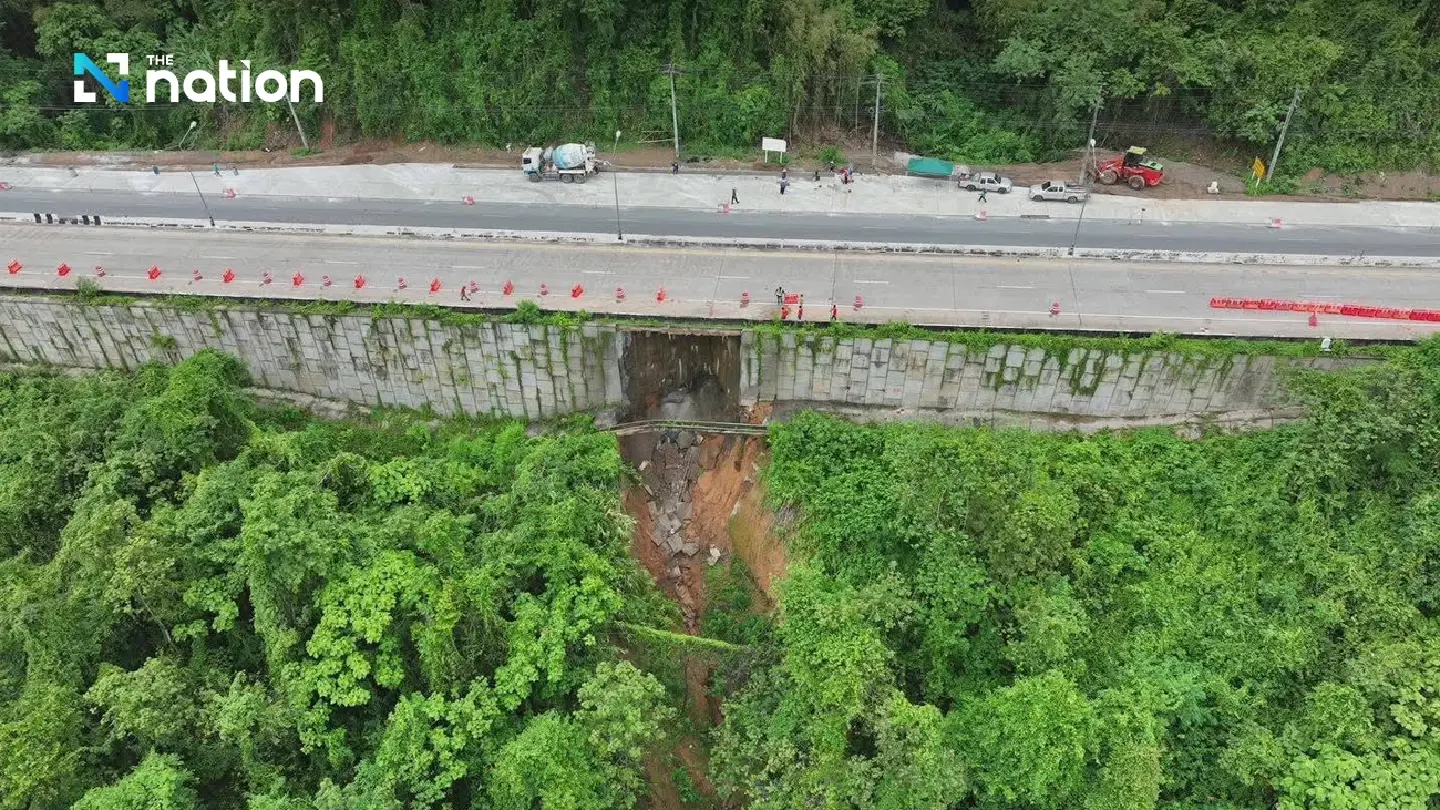 DOH warns motorists as Highway 11 section subsides at Khao Phlueng DOH warns motorists as Highway 11 section subsides at Khao Phlueng
