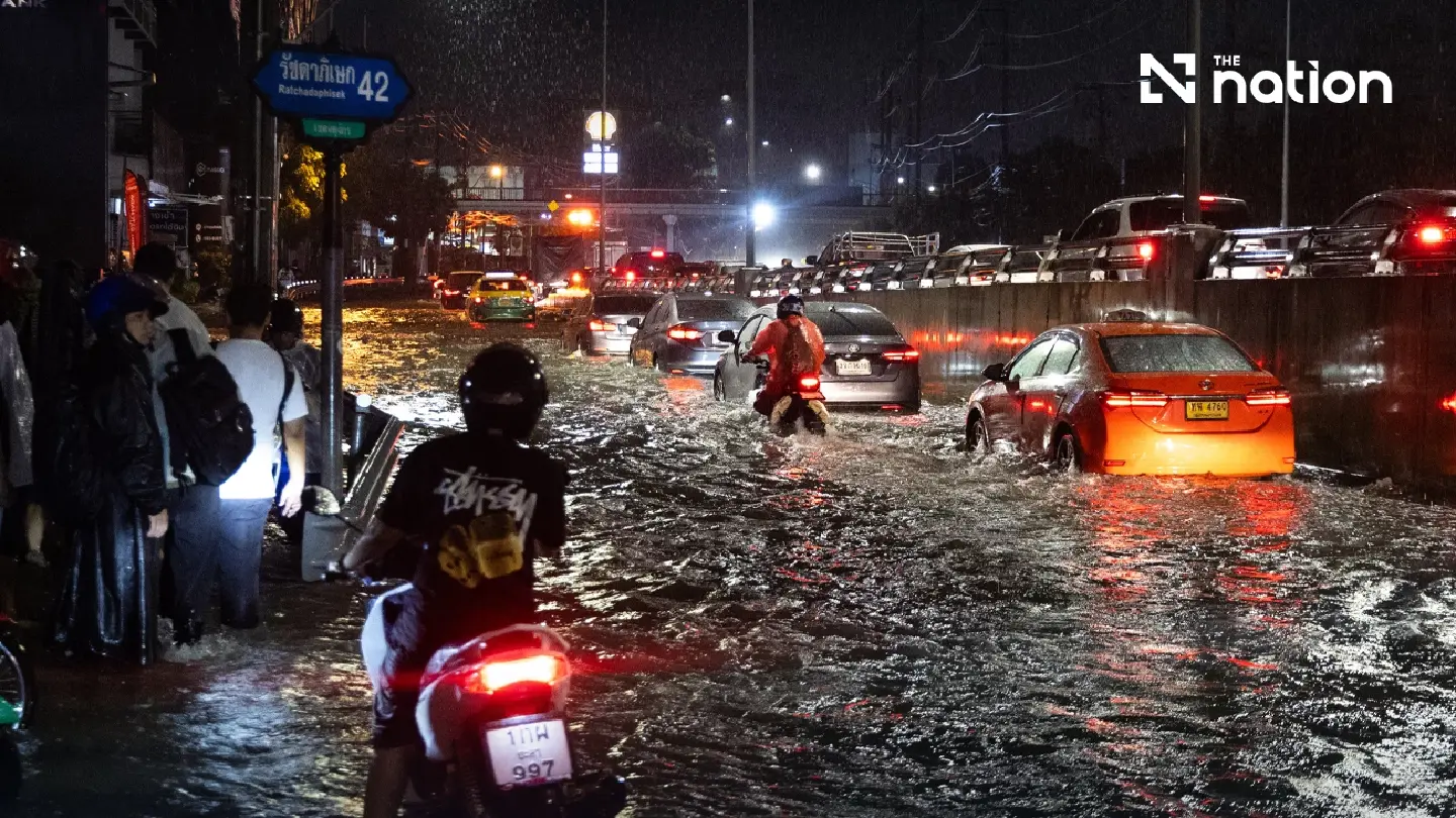 Monsoon hits Bangkok as 70% rain forecast; TMD warns of heavy rain and floods Monsoon hits Bangkok as 70% rain forecast; TMD warns of heavy rain and floods