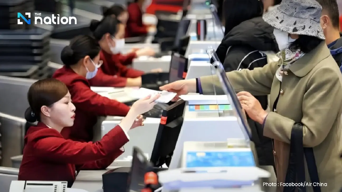 Chinese airlines cut fuel surcharges to boost domestic travel