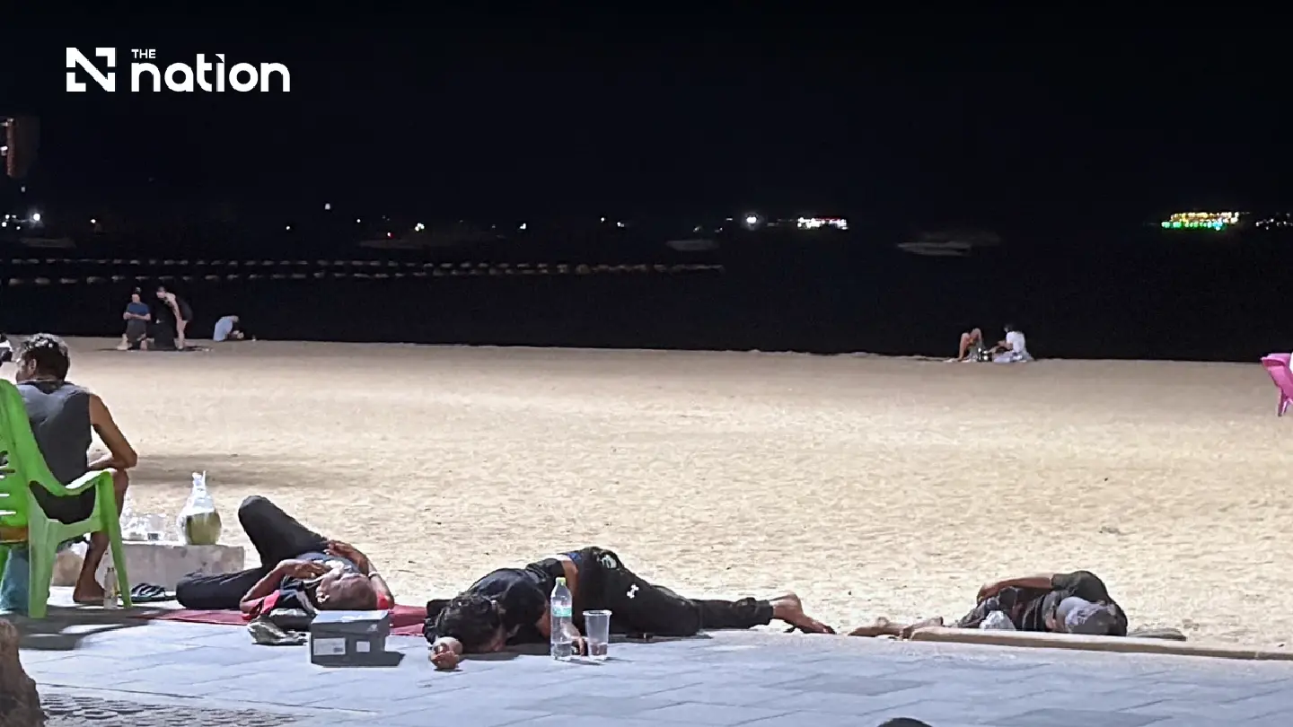 Homeless people seek shelter on Pattaya Beach, raising tourism image concerns Homeless people seek shelter on Pattaya Beach, raising tourism image concerns