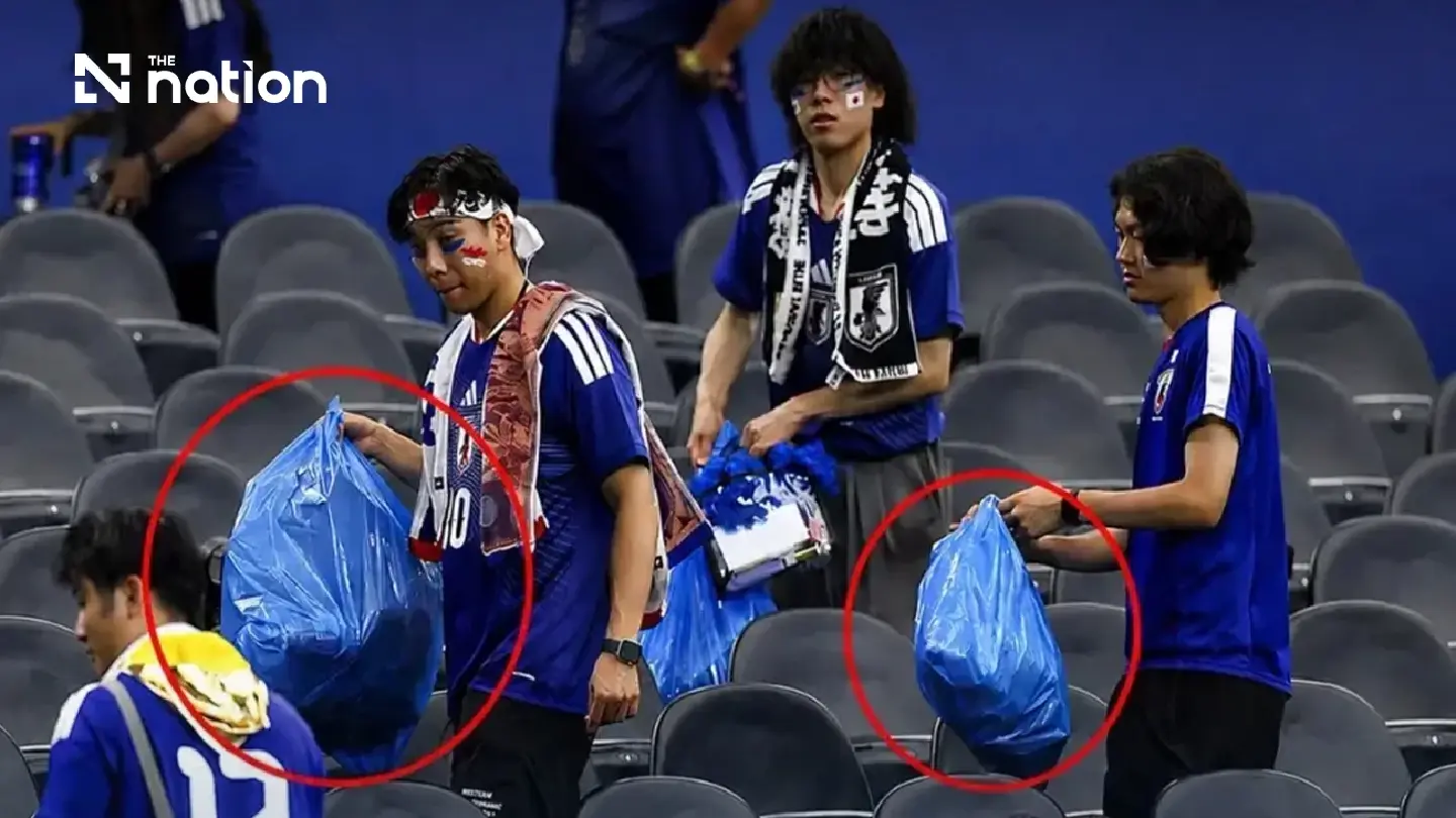 Japanese fans win hearts by cleaning Dallas Stadium after World Cup draw Japanese fans win hearts by cleaning Dallas Stadium after World Cup draw
