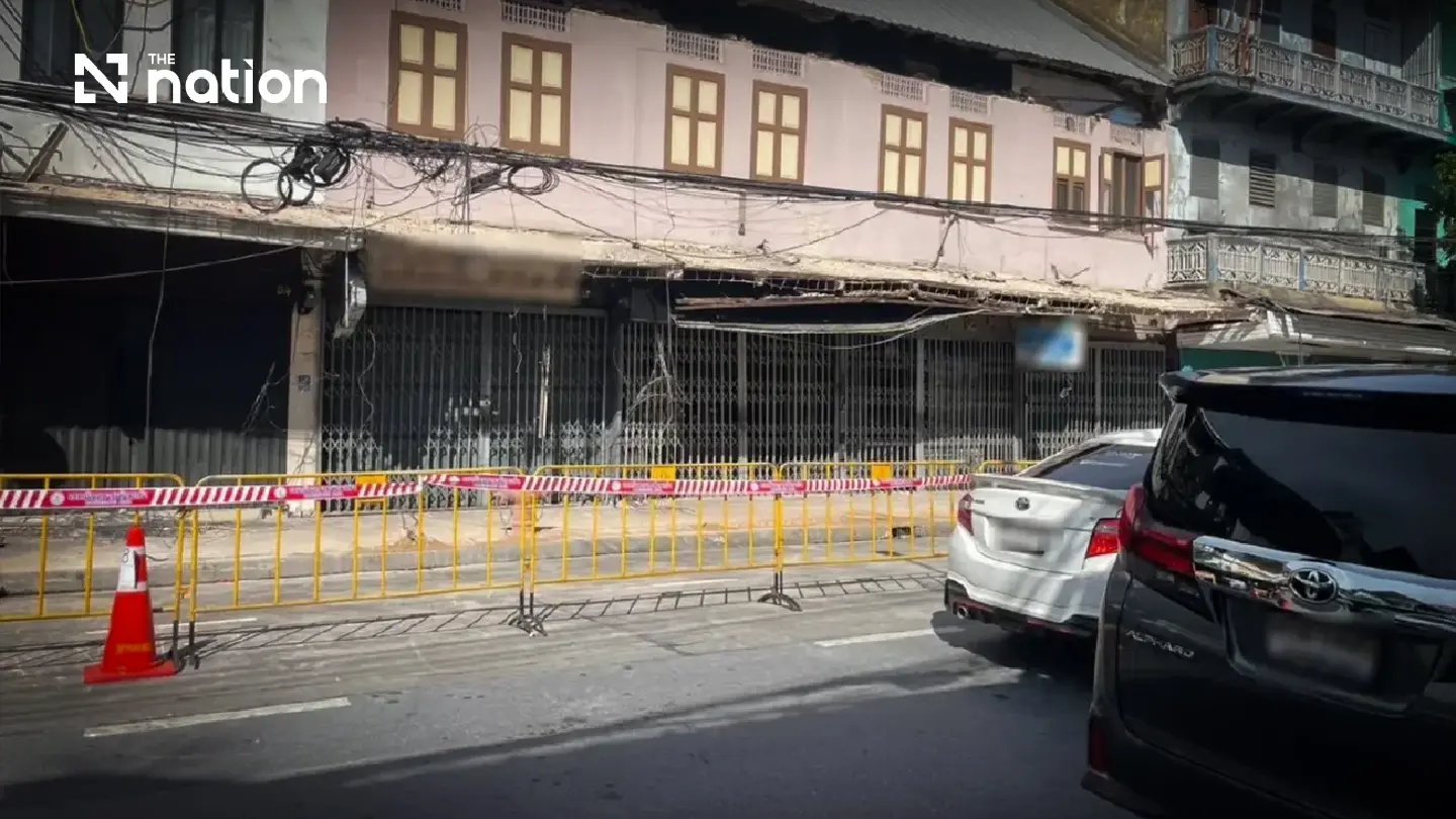 Bangkok seals off century-old shophouses after fatal canopy collapse Bangkok seals off century-old shophouses after fatal canopy collapse