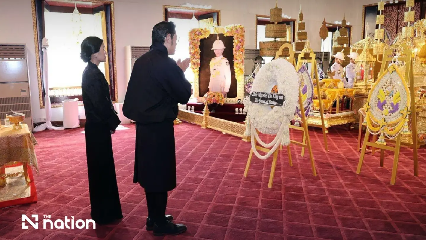 Their Majesties of Bhutan pay homage to Princess Bajrakitiyabha Their Majesties of Bhutan pay homage to Princess Bajrakitiyabha