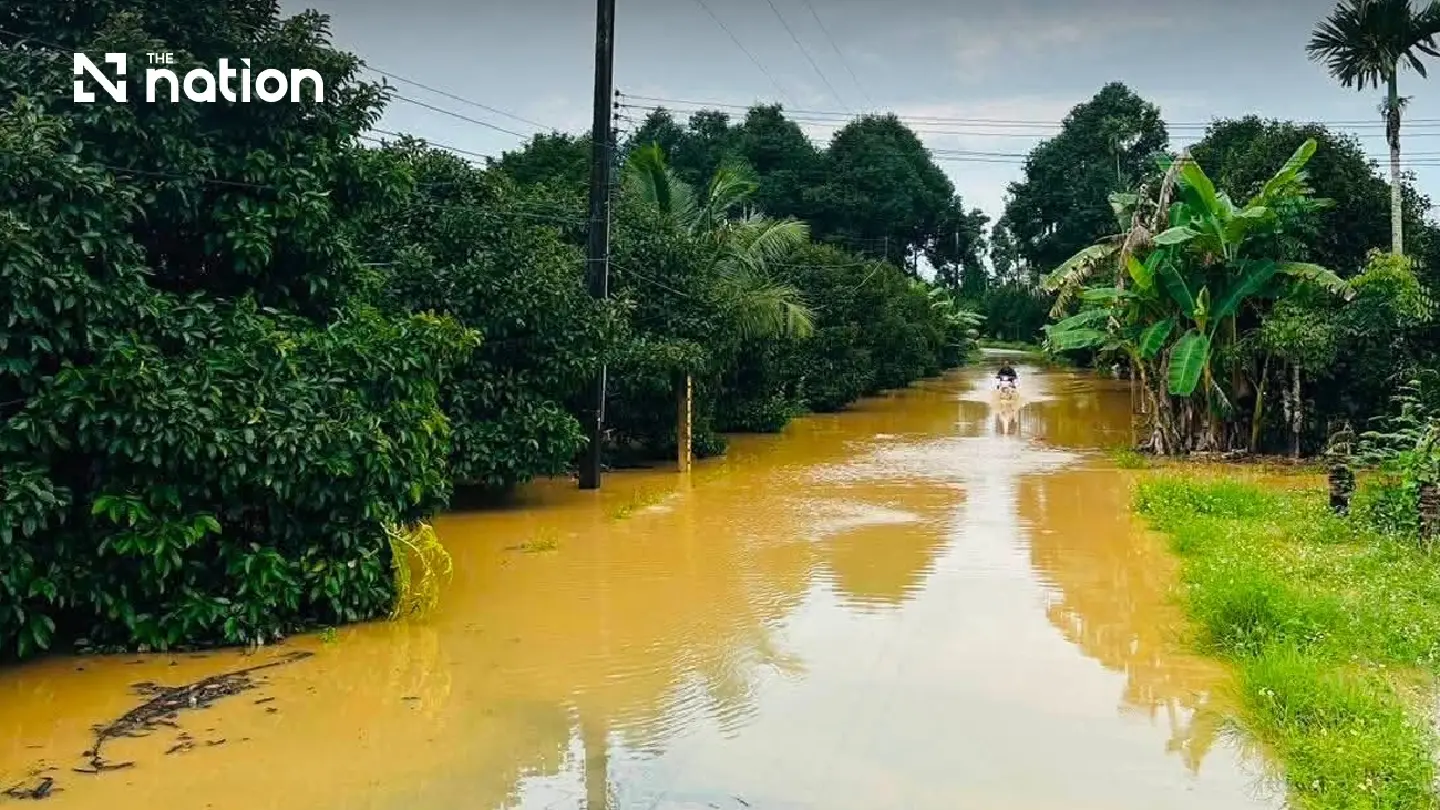 Flash floods hit Chanthaburi homes and resorts as rain alert persists Flash floods hit Chanthaburi homes and resorts as rain alert persists
