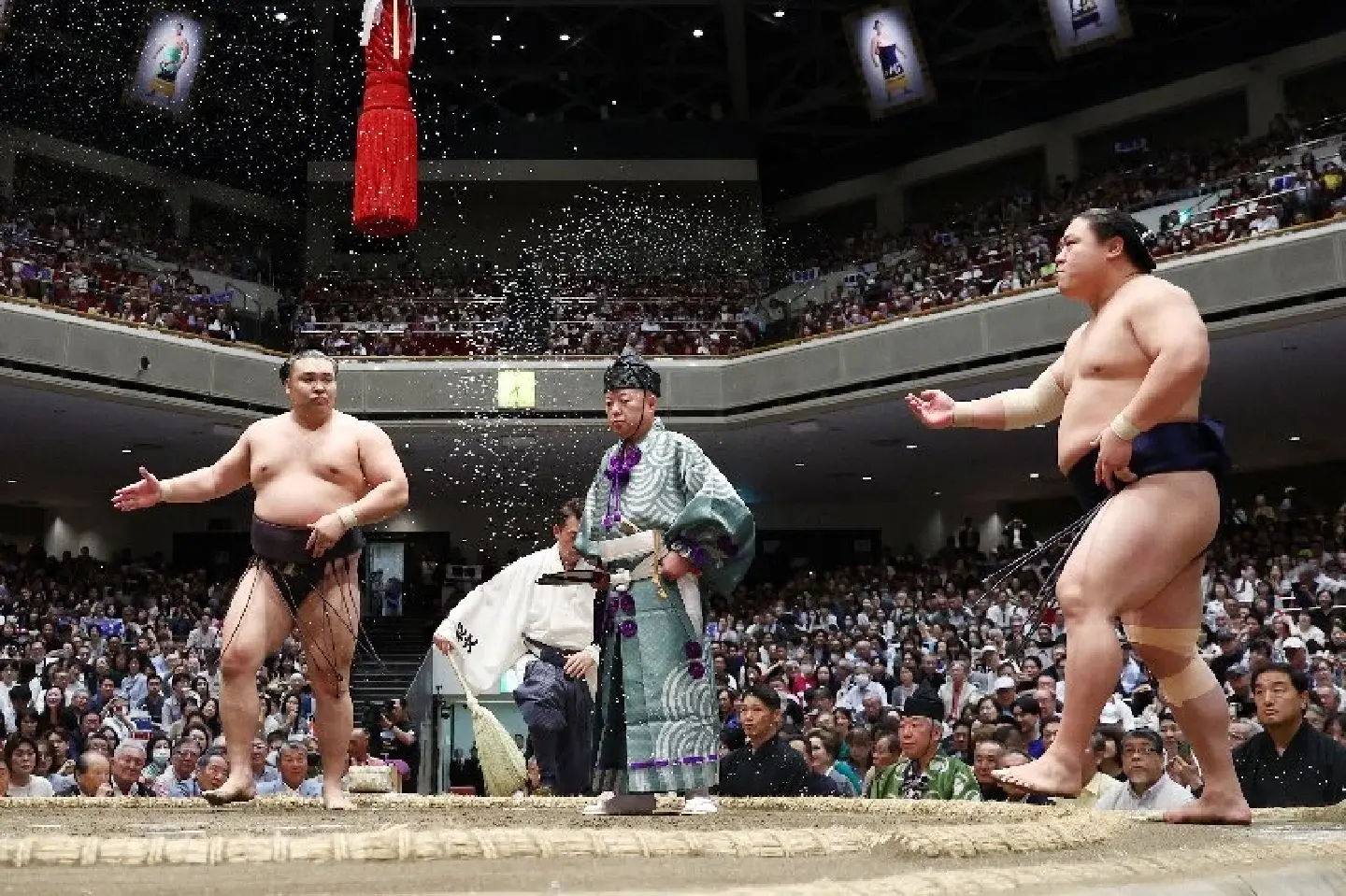 Sumo resurgence fills arenas as rising stars and tradition pull in fans Sumo resurgence fills arenas as rising stars and tradition pull in fans