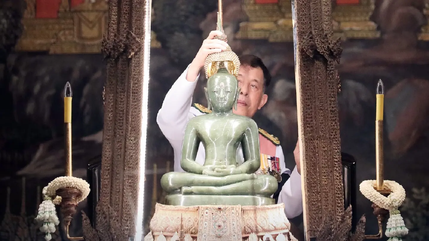 Their Majesties the King and Queen Preside Over Seasonal Robe-Changing Ceremony for the Emerald Buddha Their Majesties the King and Queen Preside Over Seasonal Robe-Changing Ceremony for the Emerald Buddha