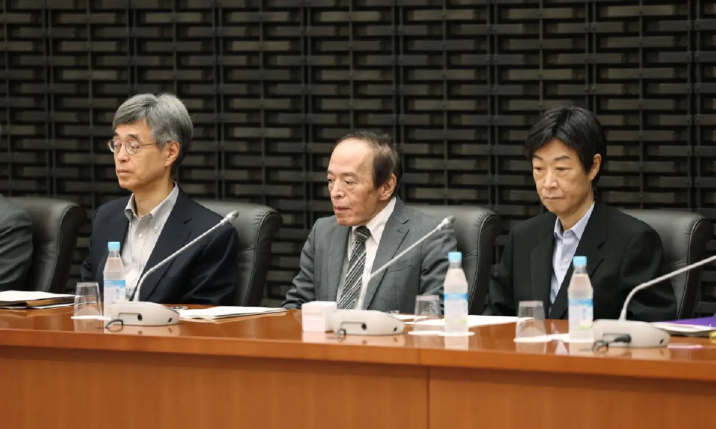 BOJ holds regional outlook as cost pass-through accelerates BOJ holds regional outlook as cost pass-through accelerates