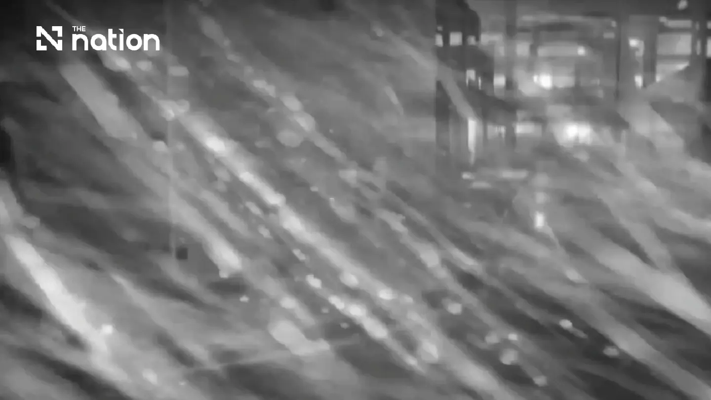 CCTV captures Typhoon Noul striking southern China CCTV captures Typhoon Noul striking southern China