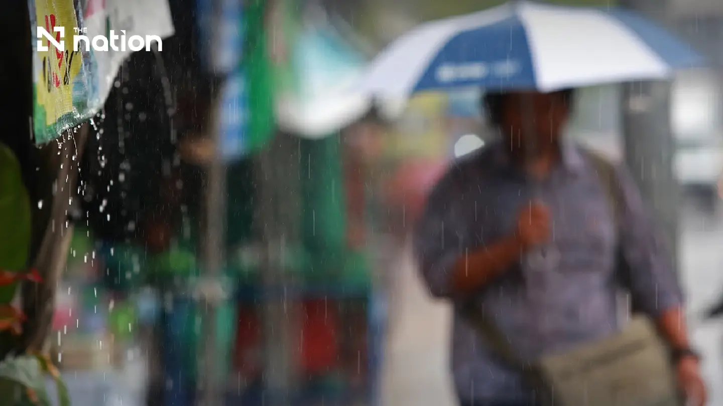 Southwest monsoon brings thunderstorms to 32 Thai provinces Southwest monsoon brings thunderstorms to 32 Thai provinces