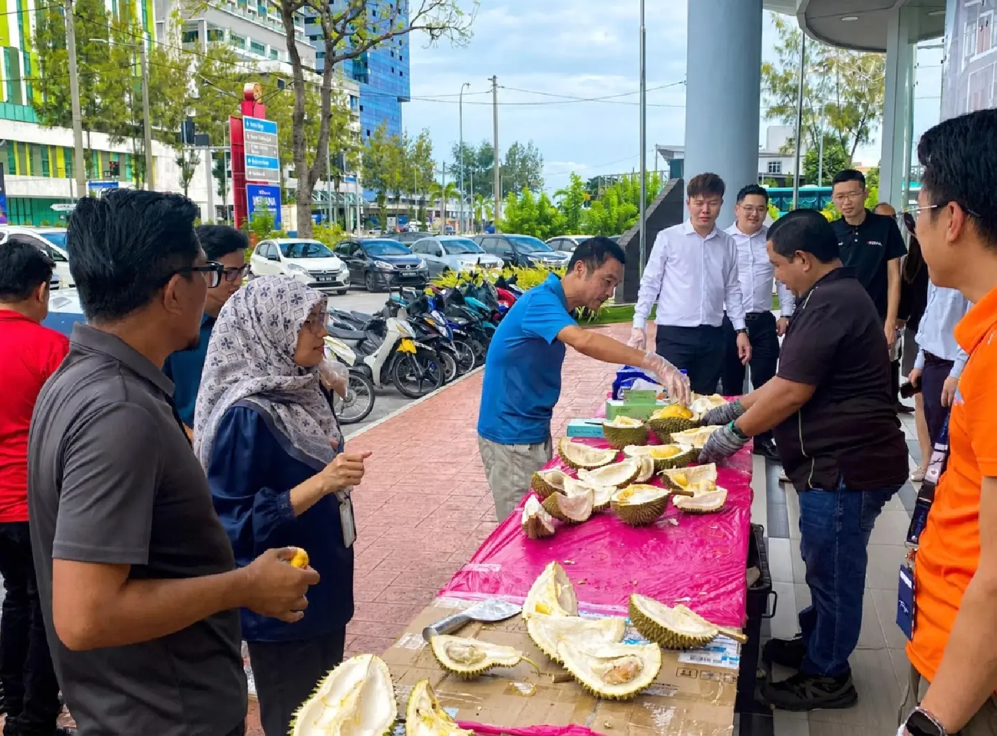 Malaysia’s durian price plunge sparks a boom in durian parties Malaysia’s durian price plunge sparks a boom in durian parties