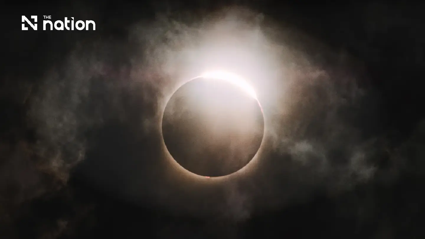 Day turns to darkness as total eclipse sweeps Spain and Iceland Day turns to darkness as total eclipse sweeps Spain and Iceland