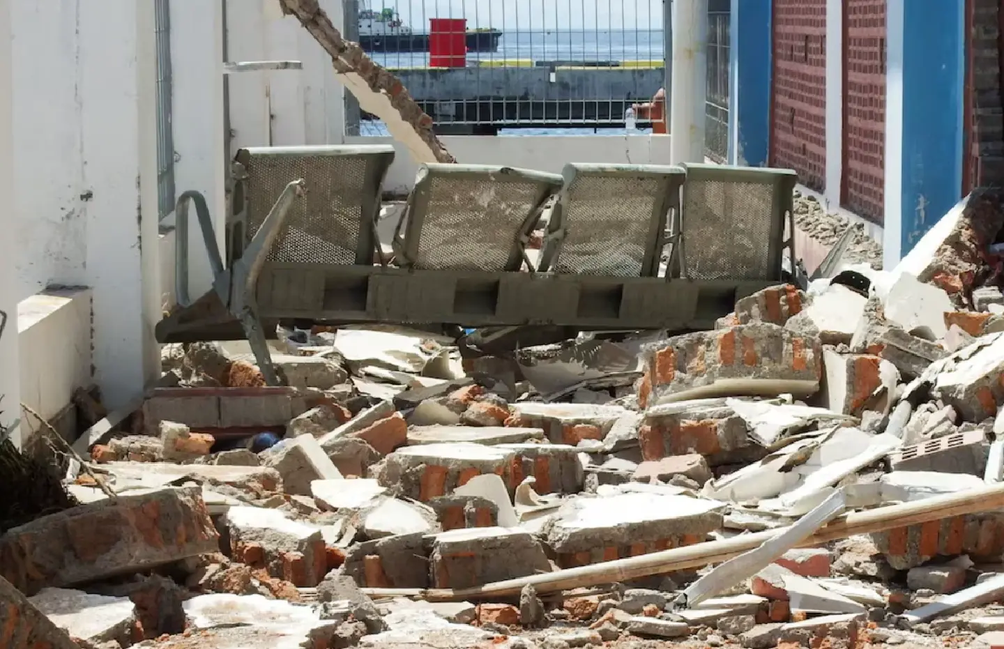 Two Indonesian quakes kill at least 47 with tremors reaching Thailand Two Indonesian quakes kill at least 47 with tremors reaching Thailand