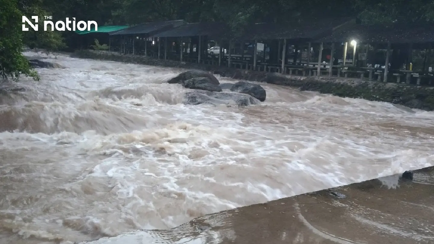 Seventeen provinces warned of flash floods and landslides Seventeen provinces warned of flash floods and landslides