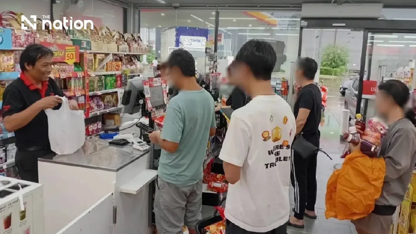 Thai supermarket Tops establishes 24-hour flood response centre Thai supermarket Tops establishes 24-hour flood response centre