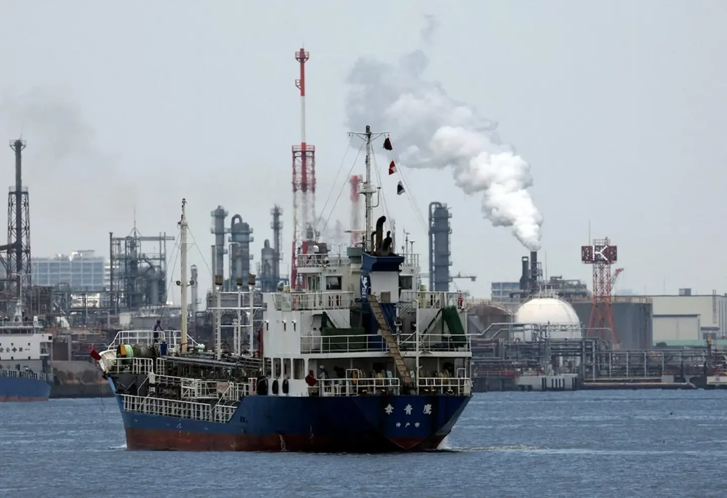 Brent falls 2.6% to US$102.59 on September 29 as Middle East oil exports recover Brent falls 2.6% to US$102.59 on September 29 as Middle East oil exports recover