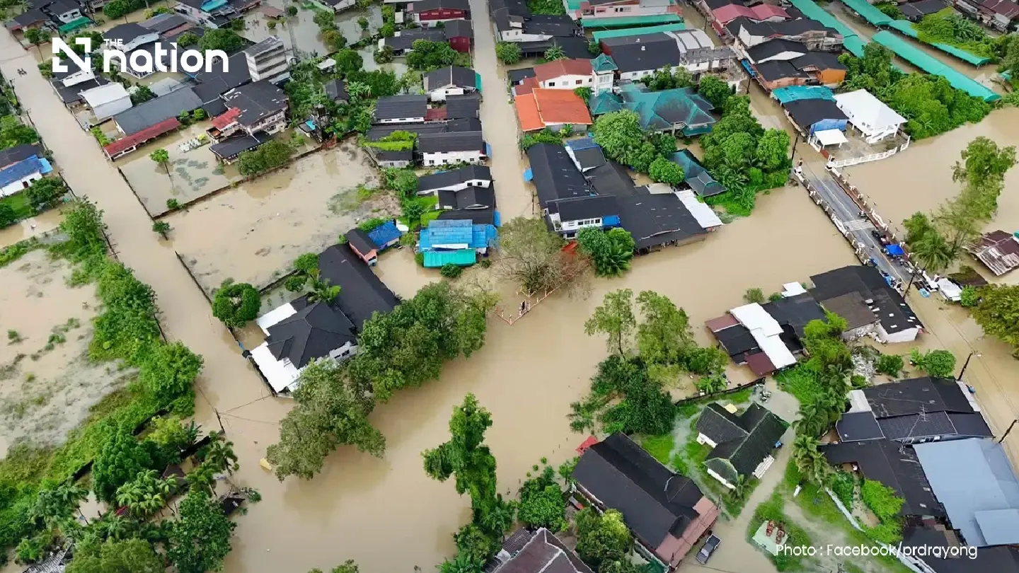 Rayong evacuees warned not to return as Prasae water surges Rayong evacuees warned not to return as Prasae water surges