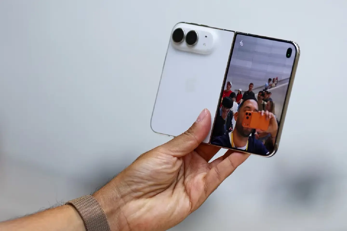 Apple joins foldable phone race with $1,999 passport-shaped iPhone Duo Apple joins foldable phone race with $1,999 passport-shaped iPhone Duo