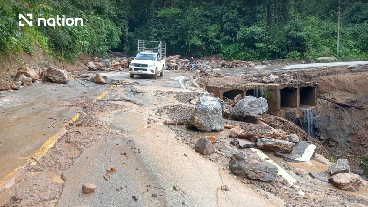 Flood-hit Mae Hong Son faces road closures and power outages Flood-hit Mae Hong Son faces road closures and power outages
