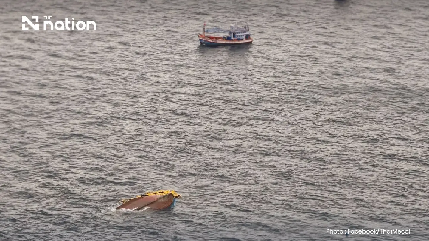 Three dead, four missing and 15 rescued in Chonburi boat sinking Three dead, four missing and 15 rescued in Chonburi boat sinking
