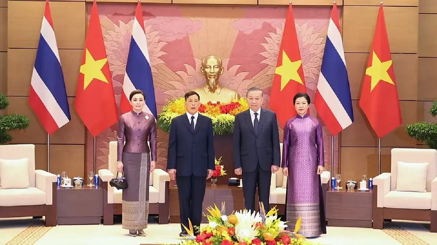 King and Queen attend official welcome ceremony in Vietnam King and Queen attend official welcome ceremony in Vietnam