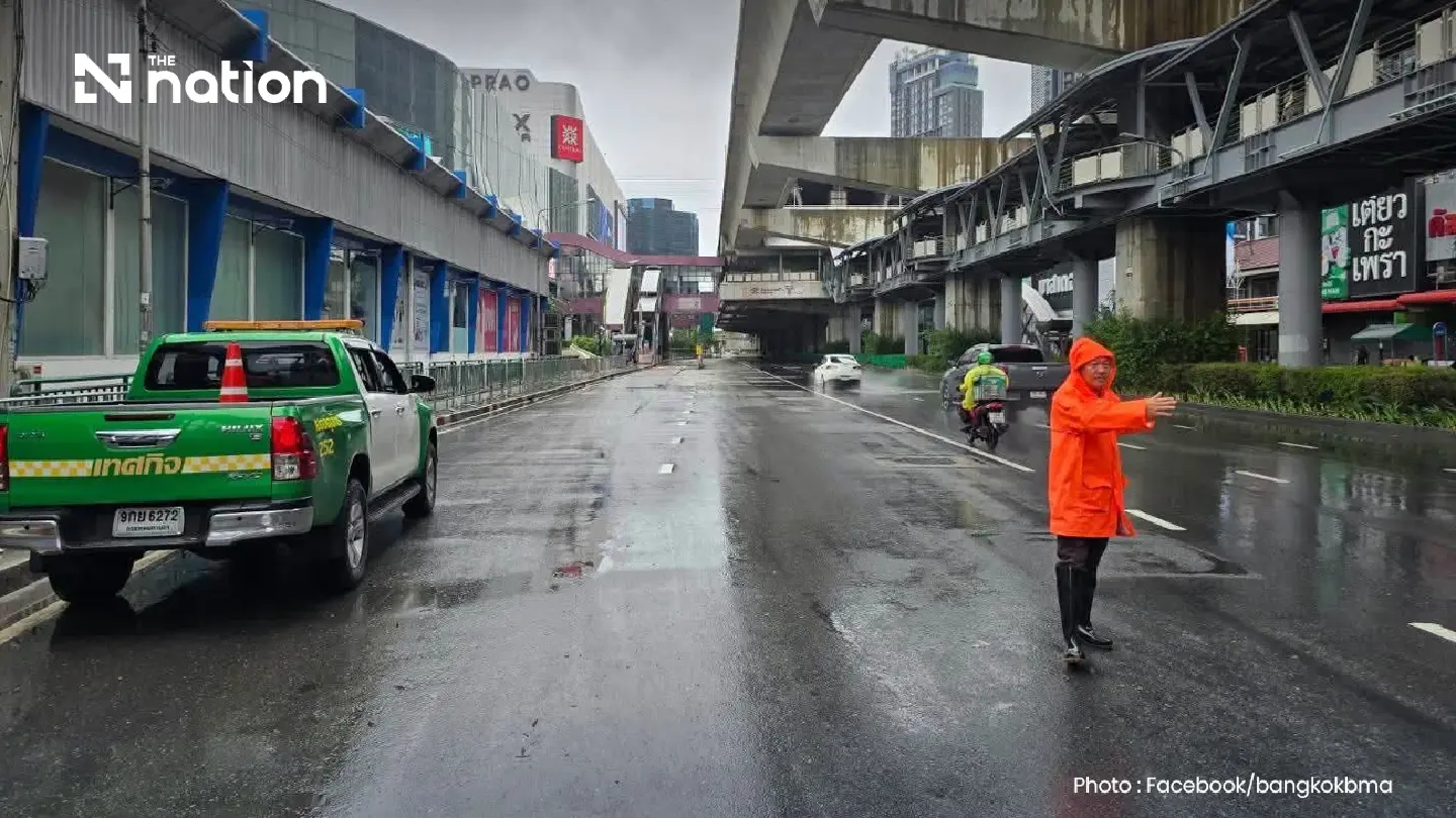 Bangkok governor expects 90% of main roads dry in 2 days as city prioritises Khlong Chan and Rom Klao relief Bangkok governor expects 90% of main roads dry in 2 days as city prioritises Khlong Chan and Rom Klao relief