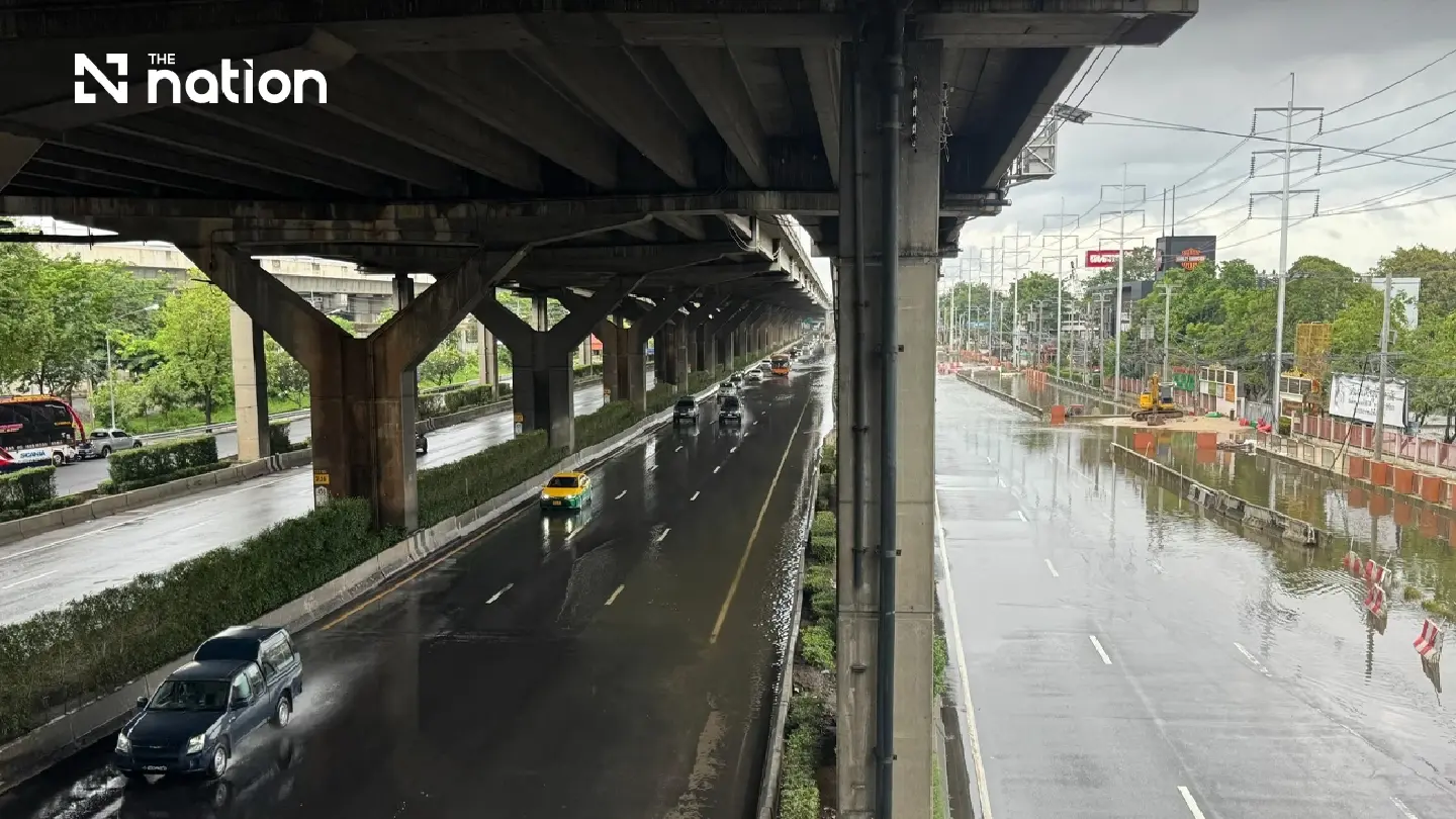 Bang Kapi floods still block small cars as Vibhavadi improves on Sept 28 Bang Kapi floods still block small cars as Vibhavadi improves on Sept 28
