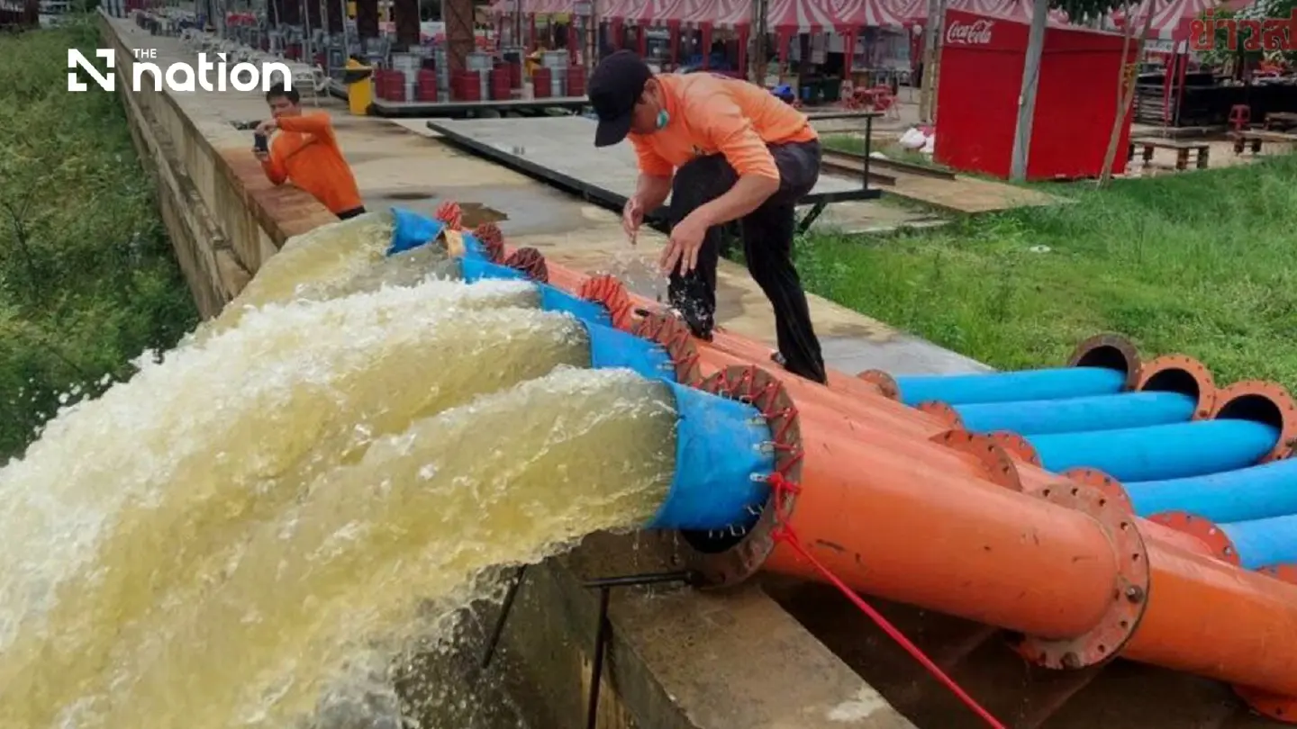 Bangkok expects to drain floods in 2–3 rain-free days as five canals stay critical and city schools close Sept 28 Bangkok expects to drain floods in 2–3 rain-free days as five canals stay critical and city schools close Sept 28