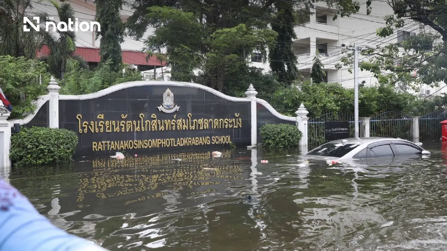 Flooding leaves 155 Bangkok schools closed pending damage survey Flooding leaves 155 Bangkok schools closed pending damage survey