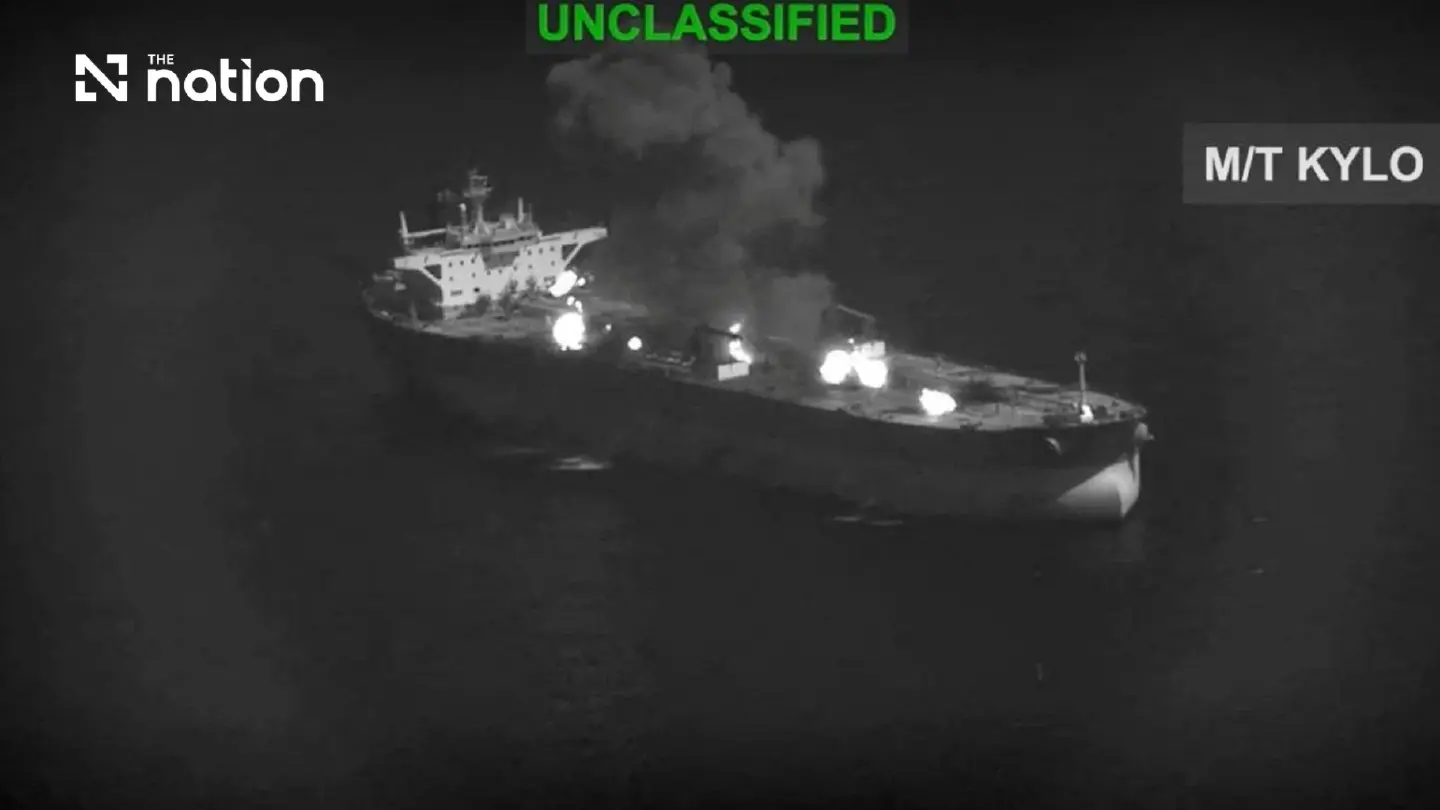 US strikes Iranian oil carriers after reported attack on two warships US strikes Iranian oil carriers after reported attack on two warships