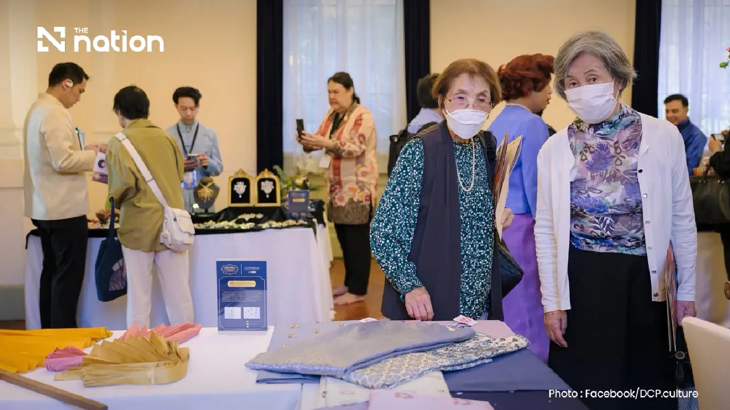 Kimono made from Thai fabrics draw crowds at Tokyo show Kimono made from Thai fabrics draw crowds at Tokyo show