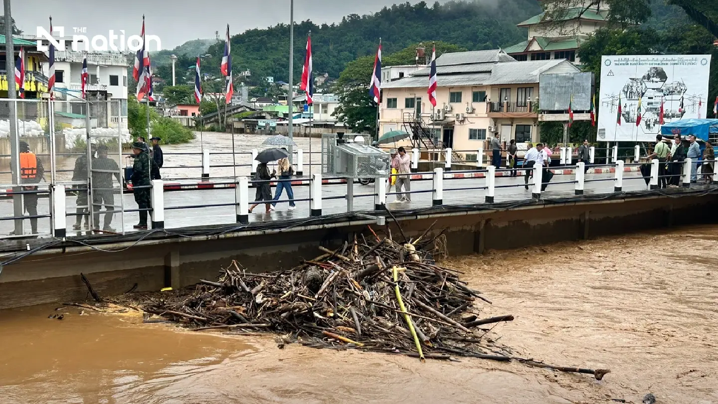 Chiang Rai flood alert after Mae Sai River reaches bridge underside Chiang Rai flood alert after Mae Sai River reaches bridge underside