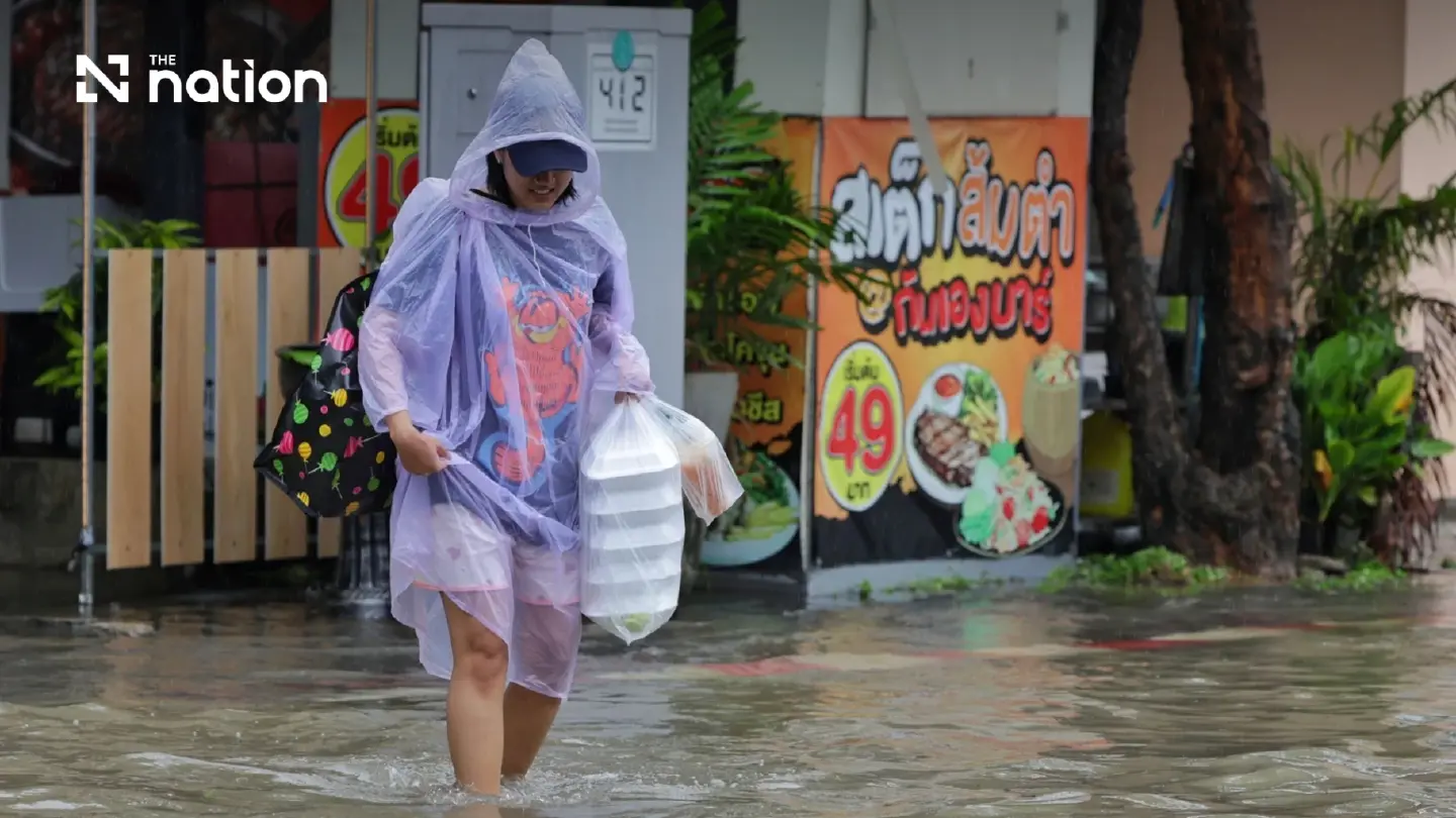Bangkok Floods Wipe Out 80% of Restaurant Sales Amid Cash-Flow Crisis Bangkok Floods Wipe Out 80% of Restaurant Sales Amid Cash-Flow Crisis